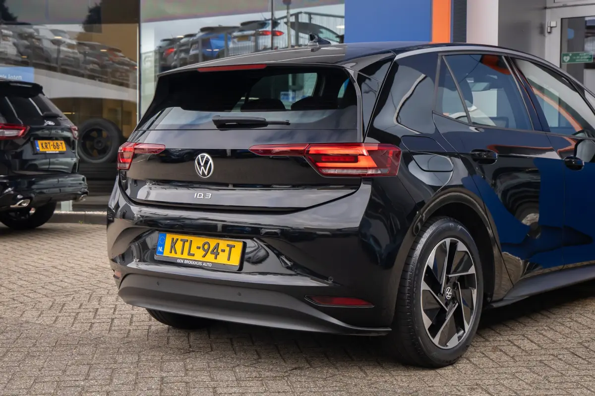 Pro 59 kWh | Apple Carplay/Android Auto | Cruise Control Adaptief | Climate | DAB | Parkeersensoren voor en achter | Airco (automatisch) | Apple Carplay/Android Auto|telefoonintegratie premi