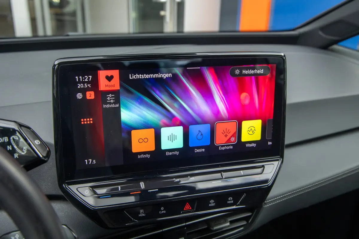 Pro 59 kWh | Apple Carplay/Android Auto | Cruise Control Adaptief | Climate | DAB | Parkeersensoren voor en achter | Airco (automatisch) | Apple Carplay/Android Auto|telefoonintegratie premi