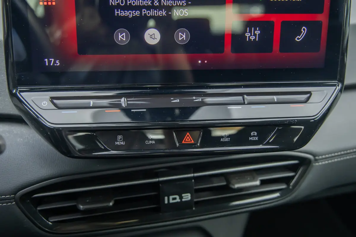 Pro 59 kWh | Apple Carplay/Android Auto | Cruise Control Adaptief | Climate | DAB | Parkeersensoren voor en achter | Airco (automatisch) | Apple Carplay/Android Auto|telefoonintegratie premi