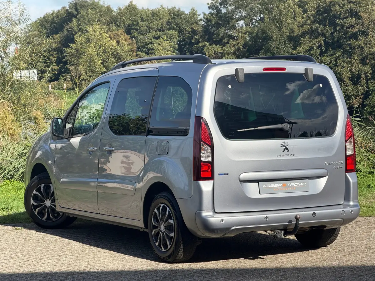 1.2 PureTech Active- Gris Artense- Airco/Cruise - Ruim & Praktisch