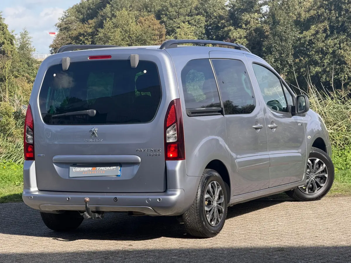 1.2 PureTech Active- Gris Artense- Airco/Cruise - Ruim & Praktisch