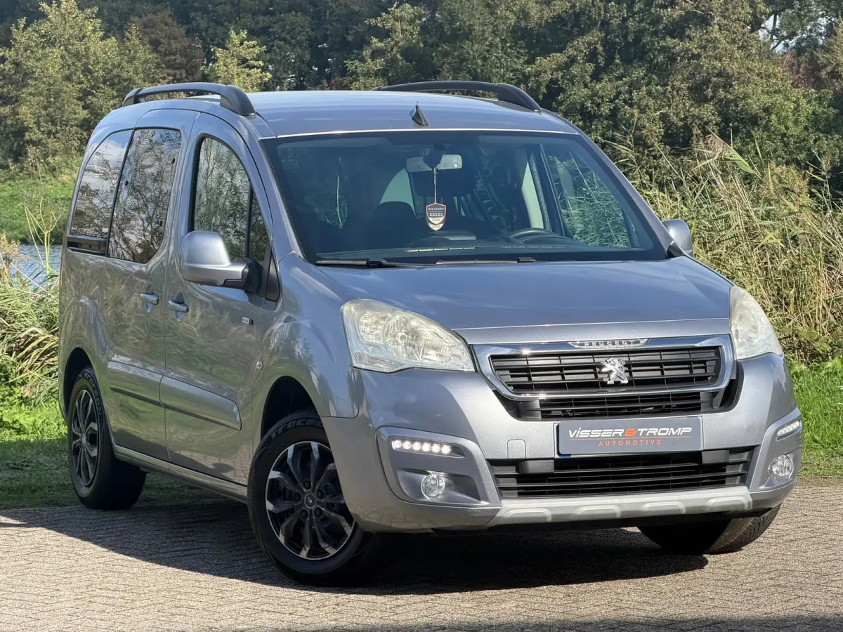 1.2 PureTech Active- Gris Artense- Airco/Cruise - Ruim & Praktisch