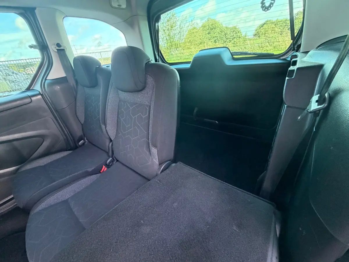 1.2 PureTech Active- Gris Artense- Airco/Cruise - Ruim & Praktisch