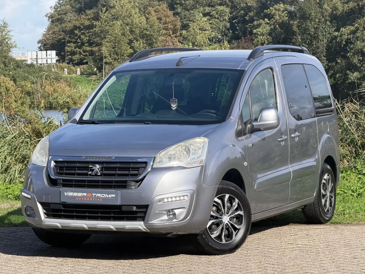 1.2 PureTech Active- Gris Artense- Airco/Cruise - Ruim & Praktisch