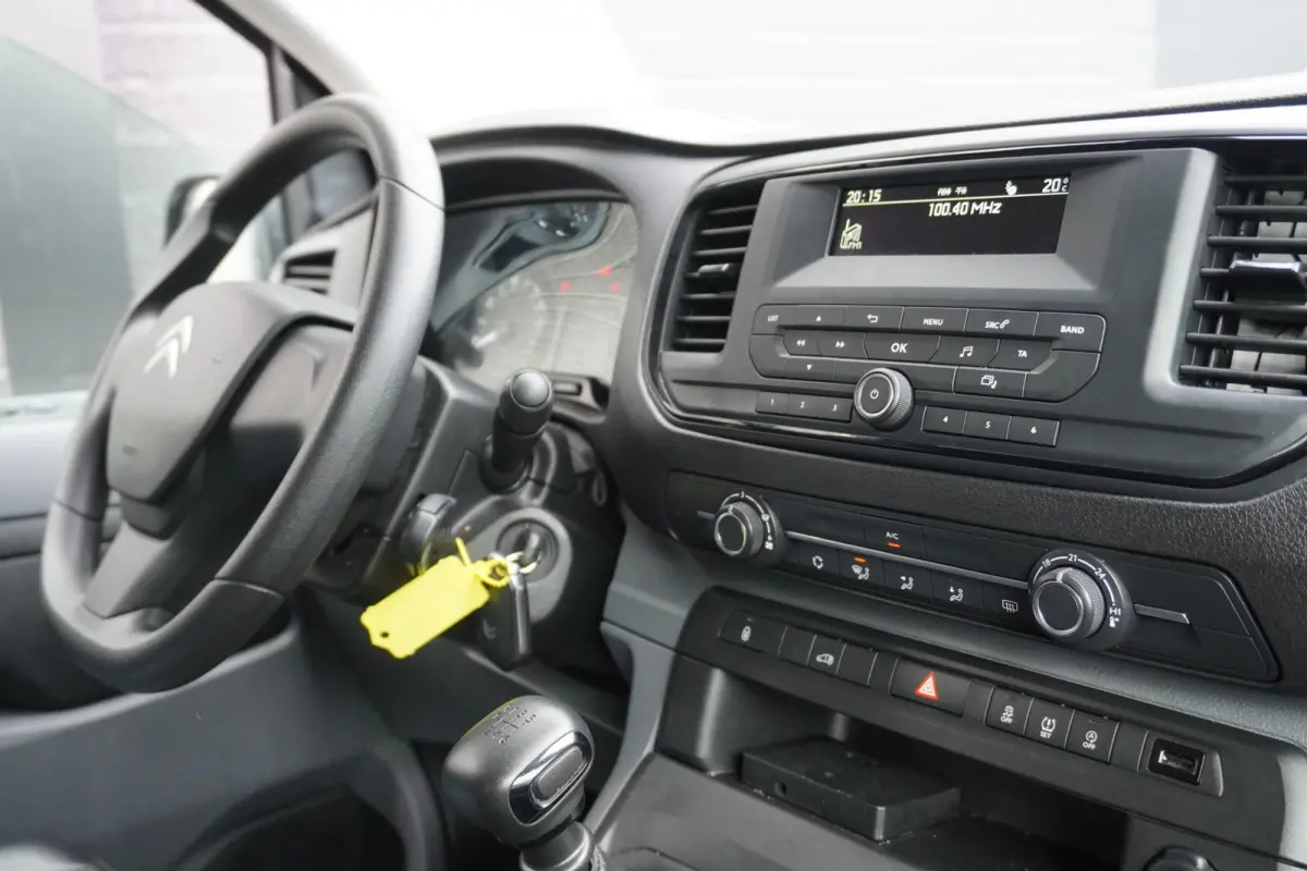 1.5 BlueHDI L2 EURO 6 - Airco - Cruise - PDC - €10.900,- Excl.