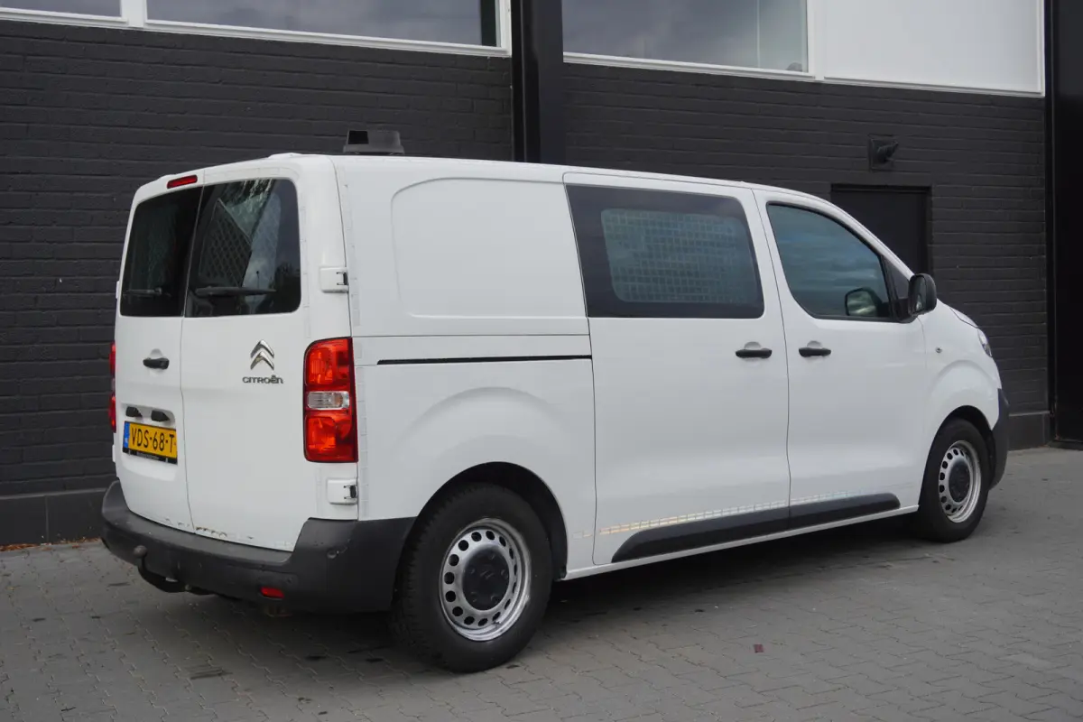 1.5 BlueHDI L2 EURO 6 - Airco - Cruise - PDC - €10.900,- Excl.