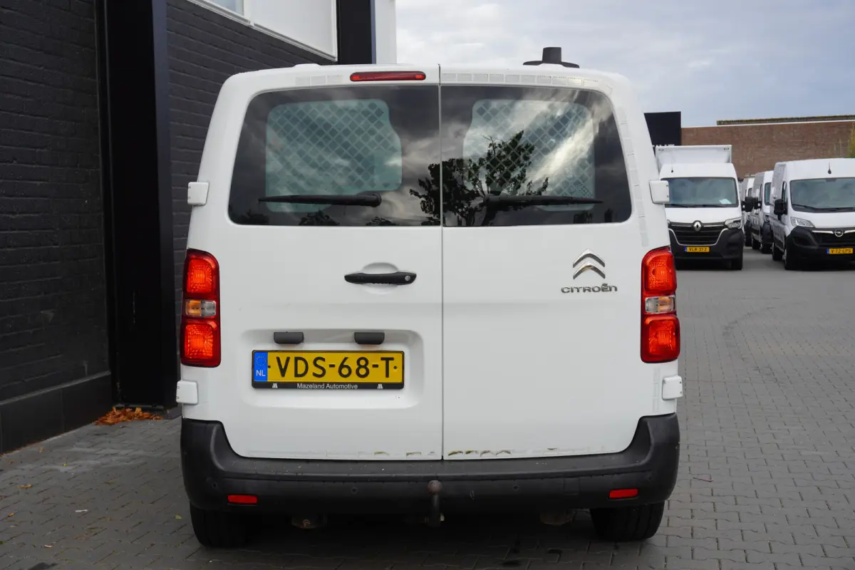 1.5 BlueHDI L2 EURO 6 - Airco - Cruise - PDC - €10.900,- Excl.