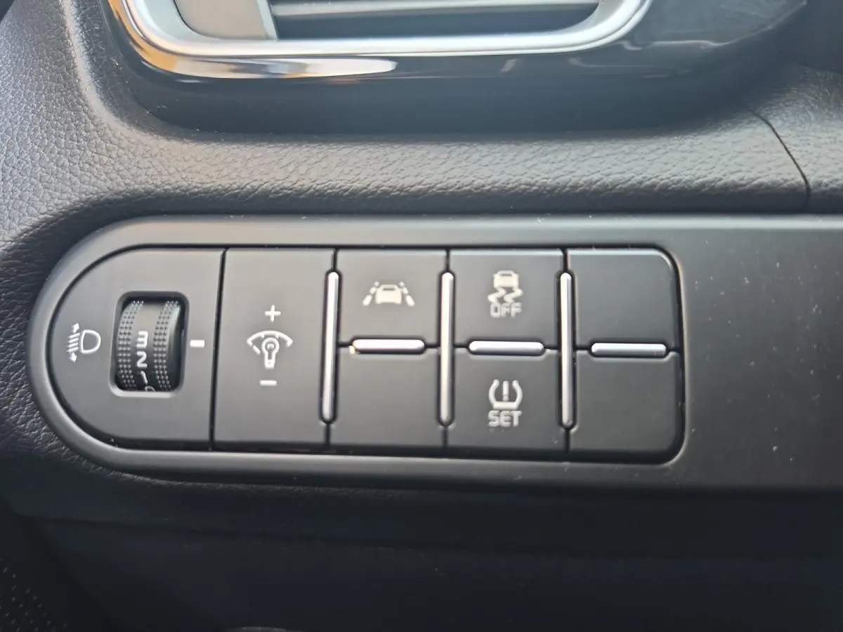 1.4 T-GDi DynamicPlusLine DCT | Navigatie | Climate control | Cruise control | Stoel + stuur verwarming