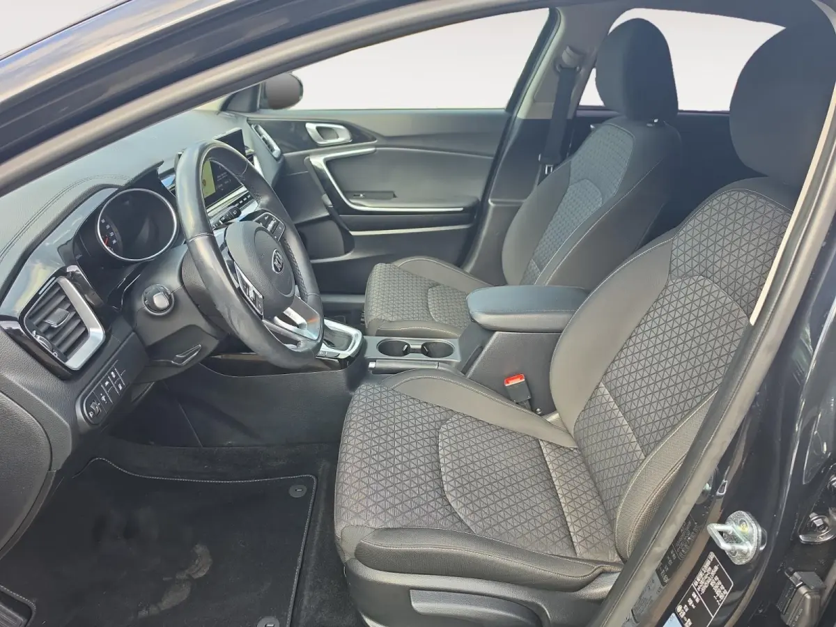 1.4 T-GDi DynamicPlusLine DCT | Navigatie | Climate control | Cruise control | Stoel + stuur verwarming