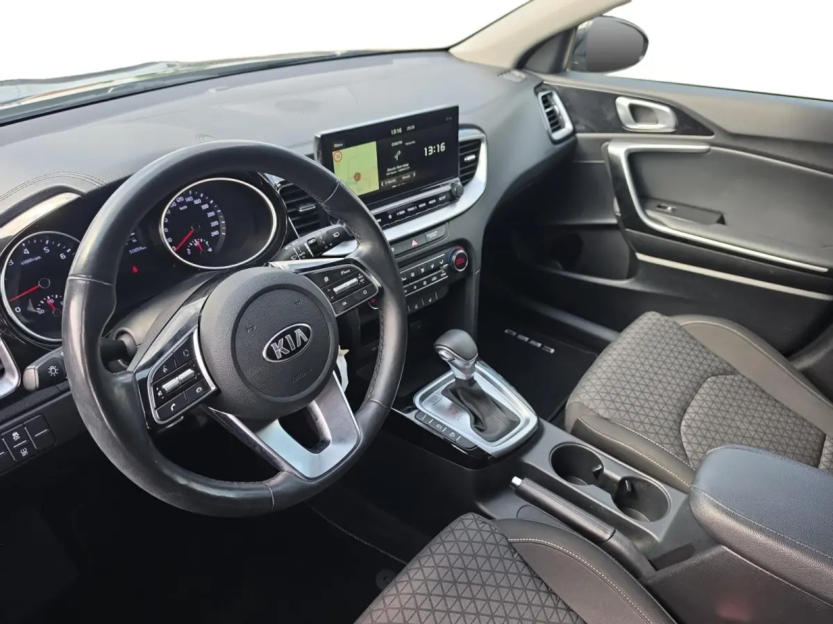 1.4 T-GDi DynamicPlusLine DCT | Navigatie | Climate control | Cruise control | Stoel + stuur verwarming
