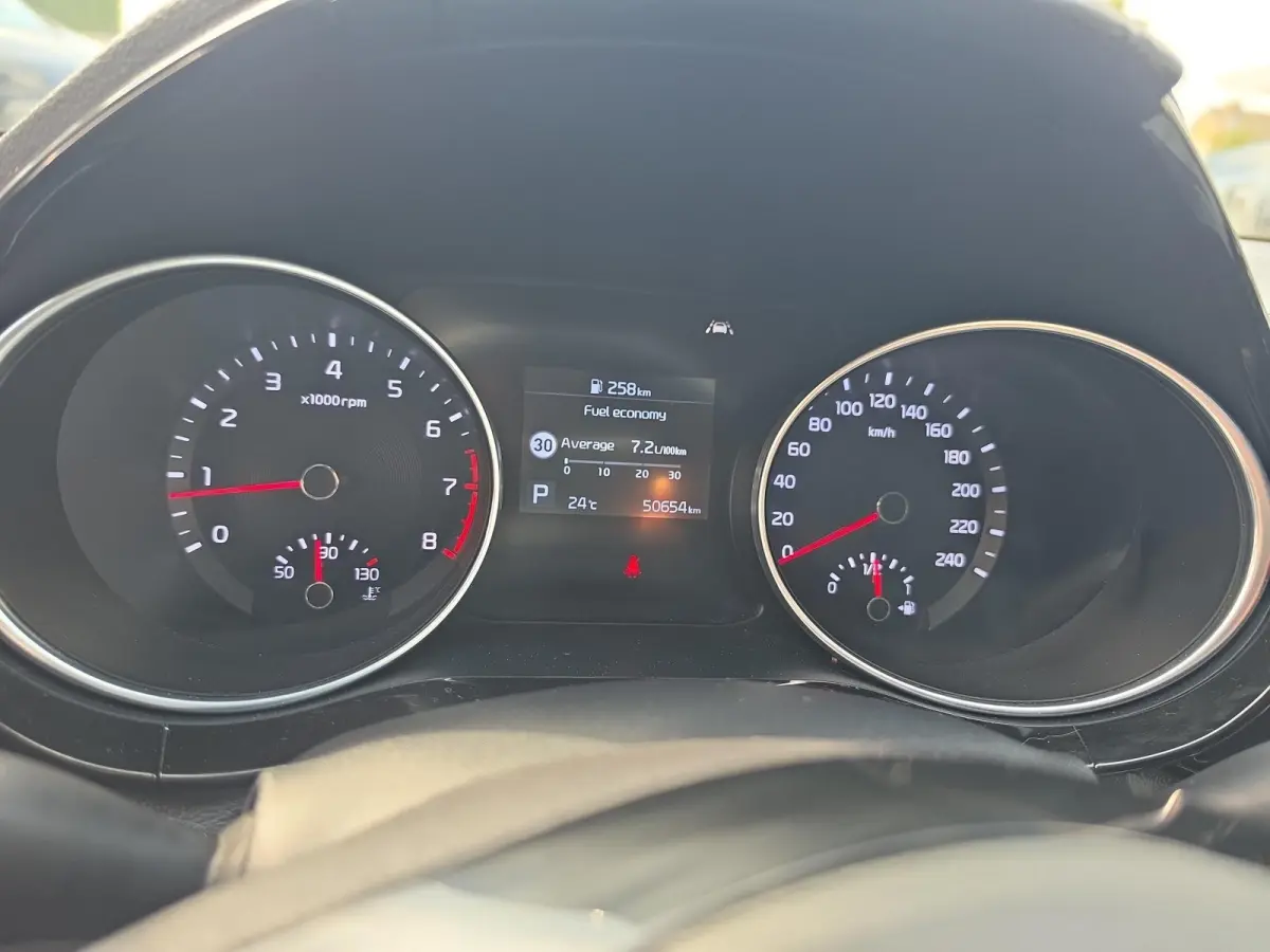 1.4 T-GDi DynamicPlusLine DCT | Navigatie | Climate control | Cruise control | Stoel + stuur verwarming