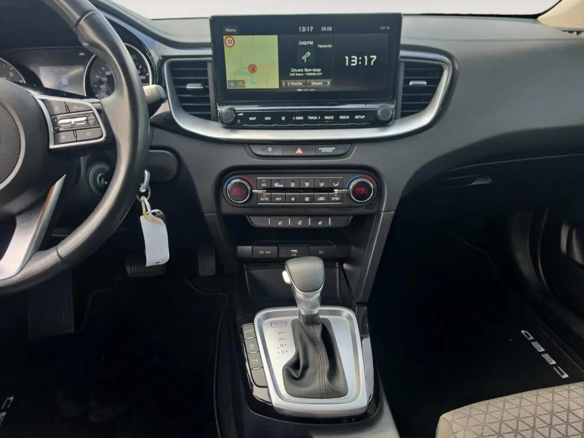 1.4 T-GDi DynamicPlusLine DCT | Navigatie | Climate control | Cruise control | Stoel + stuur verwarming