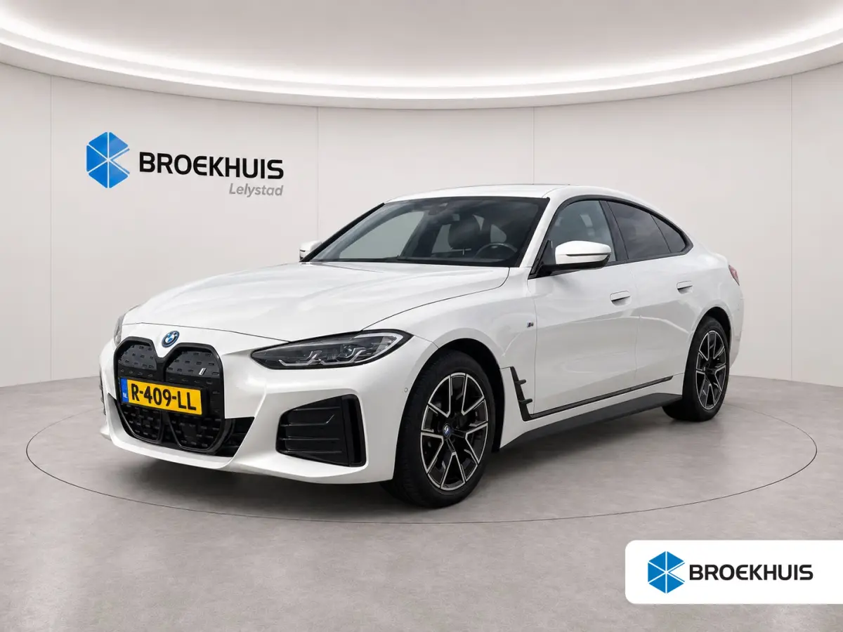 EDRIVE40 84KWH 340PK EXECUTIVE M-SPORT AUTOMAAT SOH 95,61% / NAVI / LEDER / FULL-LED / CLIMA / PDC / 18" LMV / CAMERA / APPLE CARPLAY / KEYLESS / WINTERPAKKET / 1E EIGENAAR / ORG. NL. !!