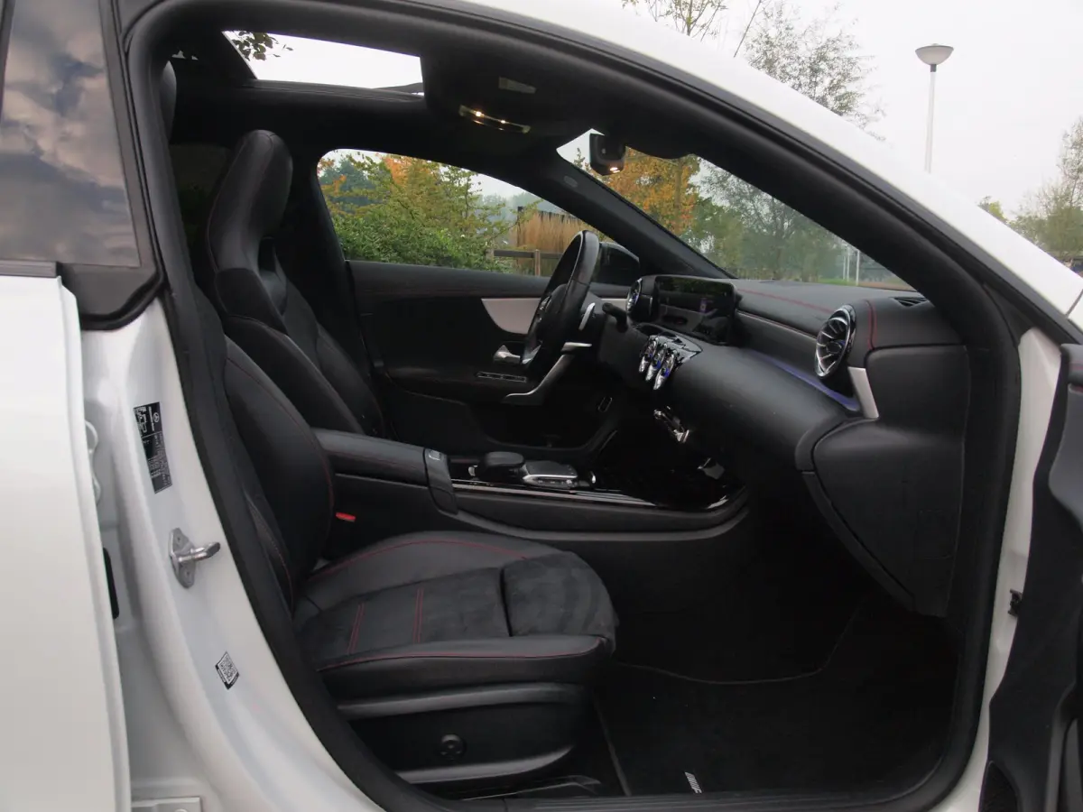 200 Business Solution AMG | Panoramadak | Elektrisch verstelbare stoel(en) | Matrix LED koplampen | NL-Auto |