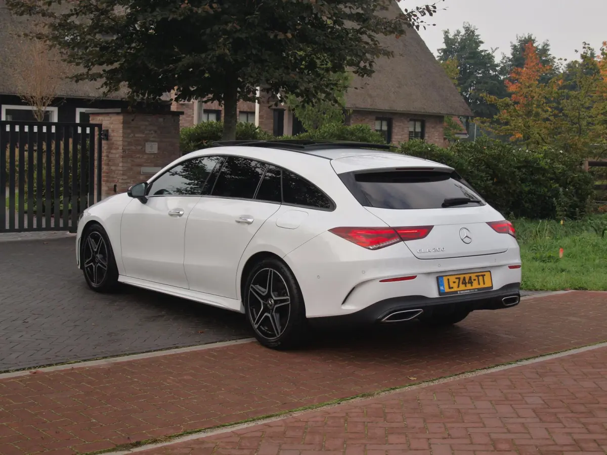 200 Business Solution AMG | Panoramadak | Elektrisch verstelbare stoel(en) | Matrix LED koplampen | NL-Auto |
