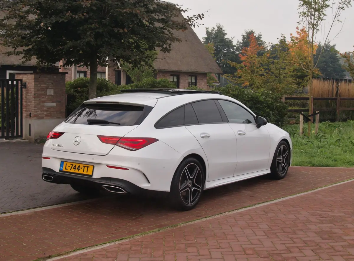 200 Business Solution AMG | Panoramadak | Elektrisch verstelbare stoel(en) | Matrix LED koplampen | NL-Auto |