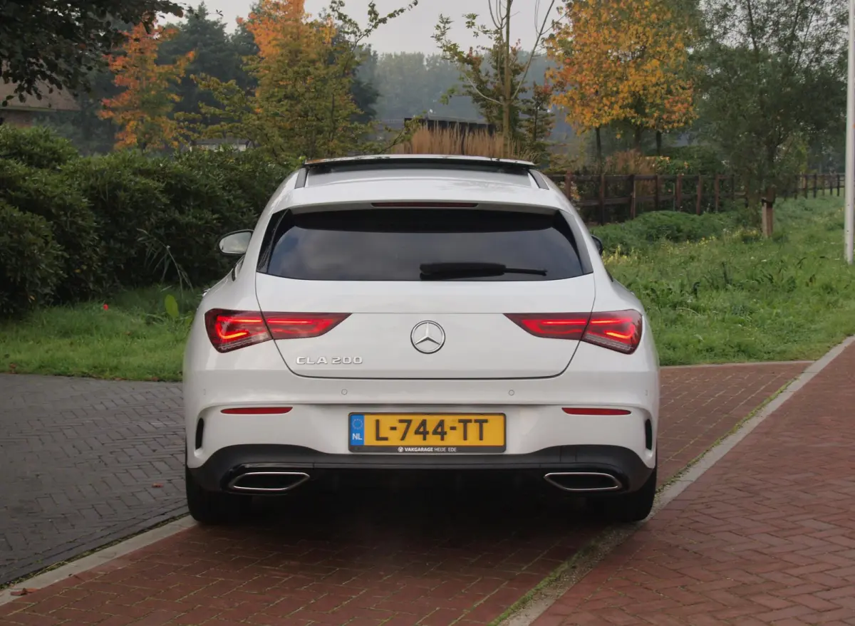 200 Business Solution AMG | Panoramadak | Elektrisch verstelbare stoel(en) | Matrix LED koplampen | NL-Auto |