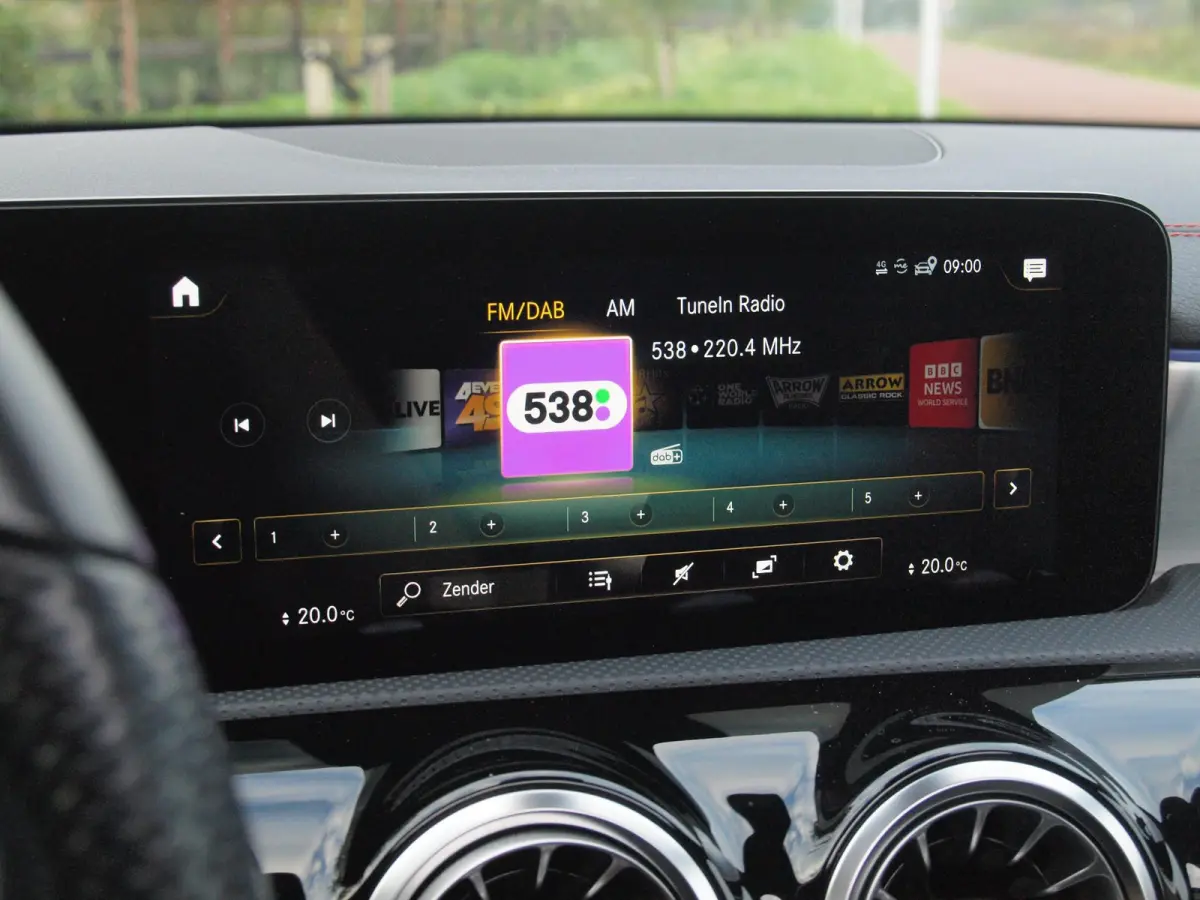 200 Business Solution AMG | Panoramadak | Elektrisch verstelbare stoel(en) | Matrix LED koplampen | NL-Auto |