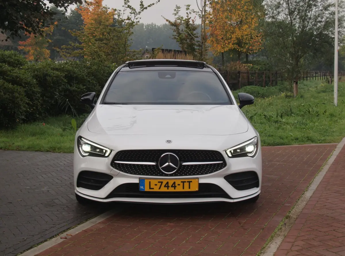 200 Business Solution AMG | Panoramadak | Elektrisch verstelbare stoel(en) | Matrix LED koplampen | NL-Auto |