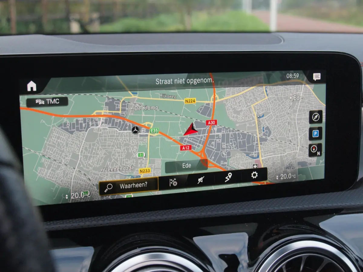 200 Business Solution AMG | Panoramadak | Elektrisch verstelbare stoel(en) | Matrix LED koplampen | NL-Auto |