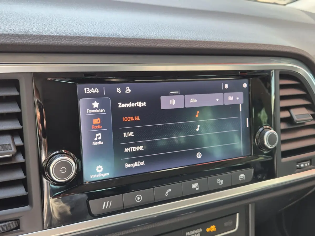 1.5 TSI Style Business Intense | Climate control | PDC voor + achter | Apple Carplay/Android Auto | LM velgen |