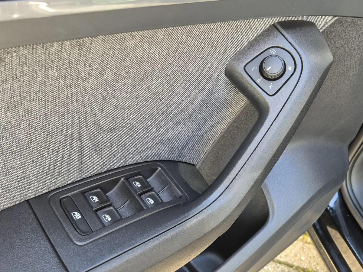 1.5 TSI Style Business Intense | Climate control | PDC voor + achter | Apple Carplay/Android Auto | LM velgen |