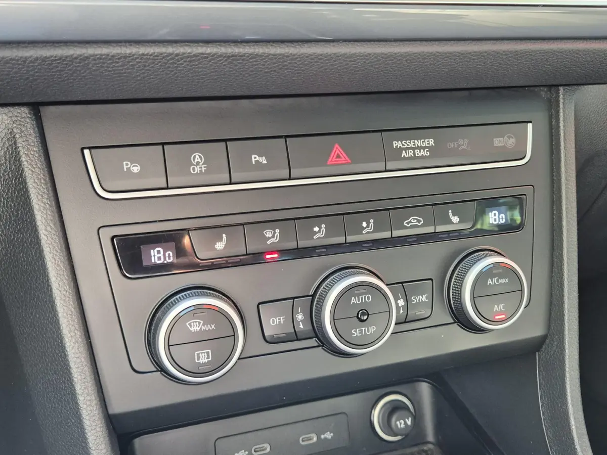 1.5 TSI Style Business Intense | Climate control | PDC voor + achter | Apple Carplay/Android Auto | LM velgen |