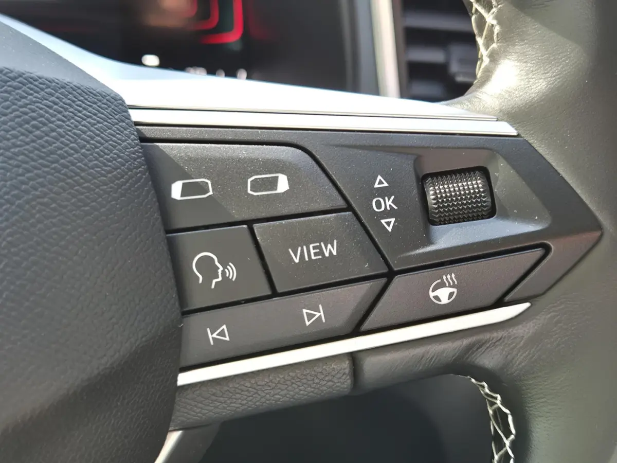 1.5 TSI Style Business Intense | Climate control | PDC voor + achter | Apple Carplay/Android Auto | LM velgen |