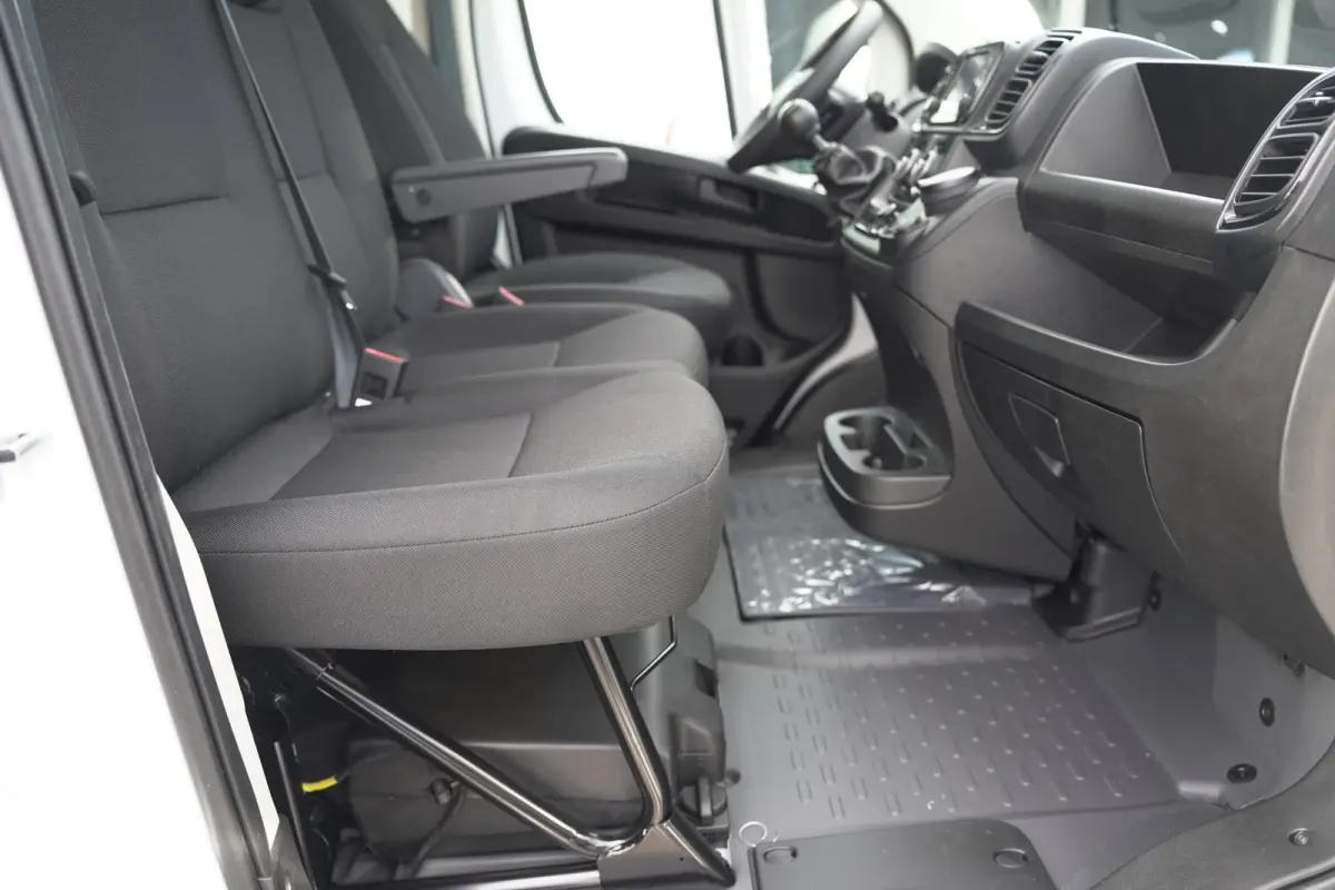 2.2 MultiJet 140 pk L3H2 13m3 BPM vrij Airco, Cruise Control, Multistuur, PDC achter, 3-Zits
