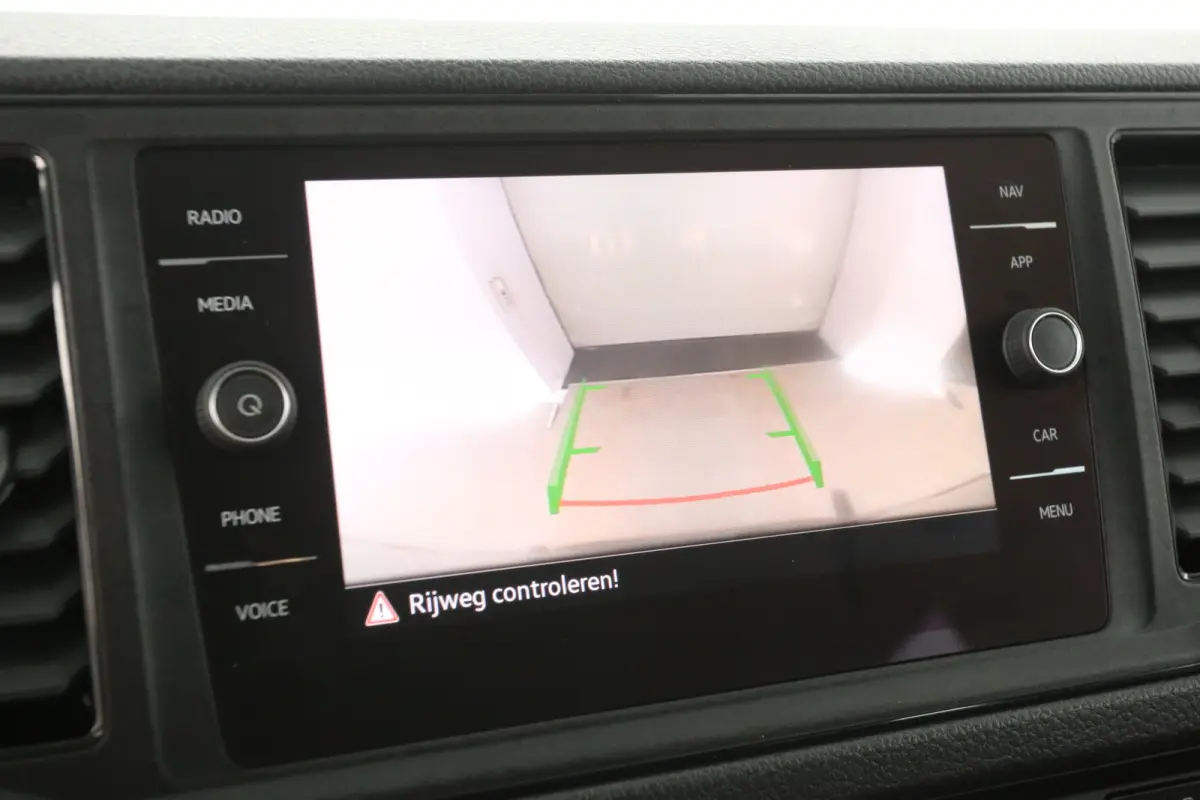 2.0 TDI L3H2 140PK | DC | 6 Zits |  Airco | Camera | Carplay | Navi