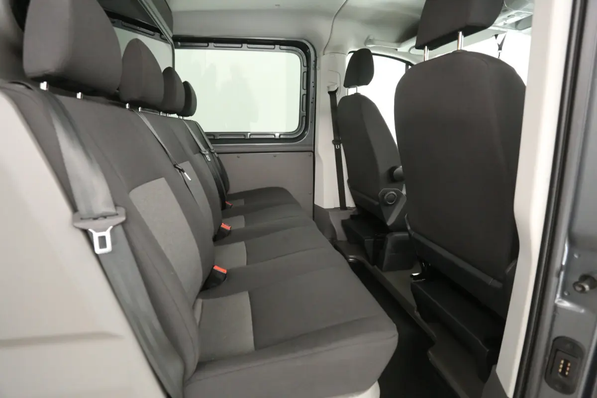 2.0 TDI L3H2 140PK | DC | 6 Zits |  Airco | Camera | Carplay | Navi