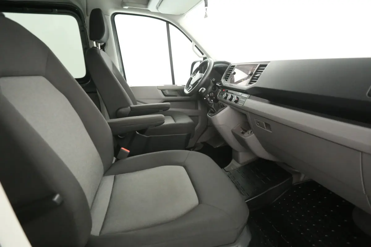 2.0 TDI L3H2 140PK | DC | 6 Zits |  Airco | Camera | Carplay | Navi