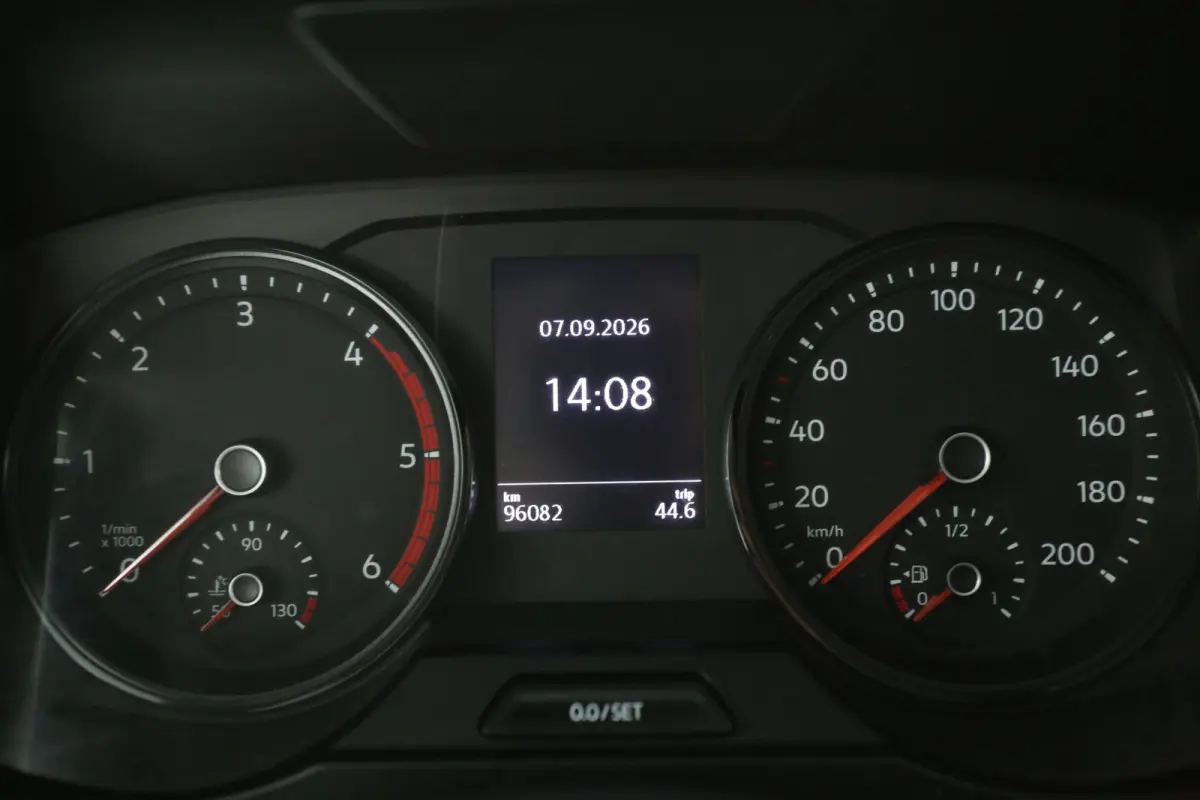 2.0 TDI L3H2 140PK | DC | 6 Zits |  Airco | Camera | Carplay | Navi