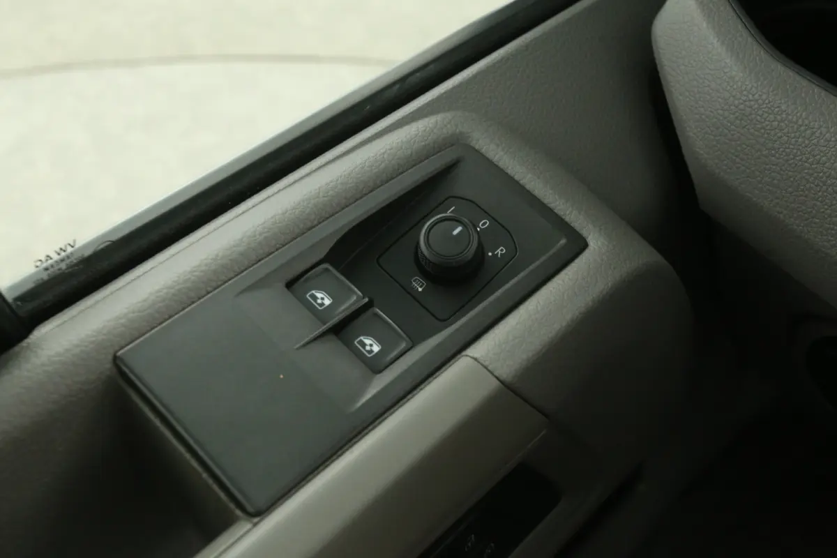 2.0 TDI L3H2 140PK | DC | 6 Zits |  Airco | Camera | Carplay | Navi