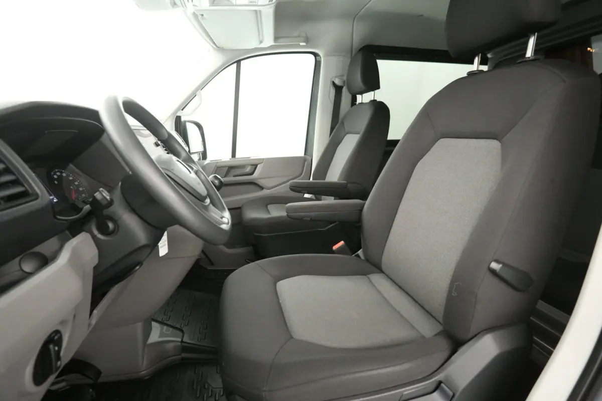 2.0 TDI L3H2 140PK | DC | 6 Zits |  Airco | Camera | Carplay | Navi