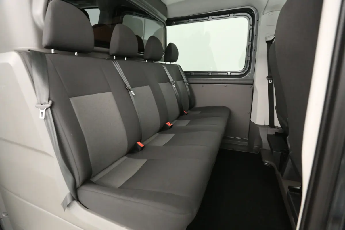 2.0 TDI L3H2 140PK | DC | 6 Zits |  Airco | Camera | Carplay | Navi