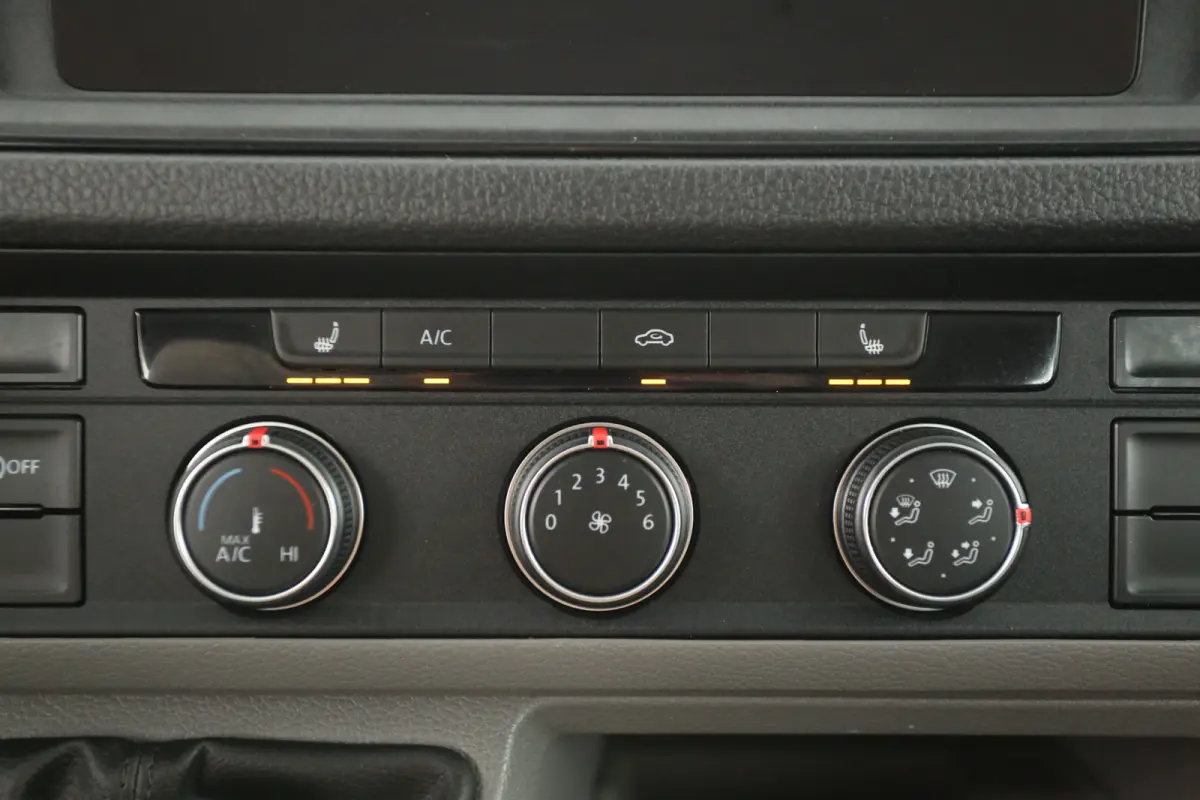 2.0 TDI L3H2 | DC | 6 Zits |  Airco | Camera | Carplay | Navi