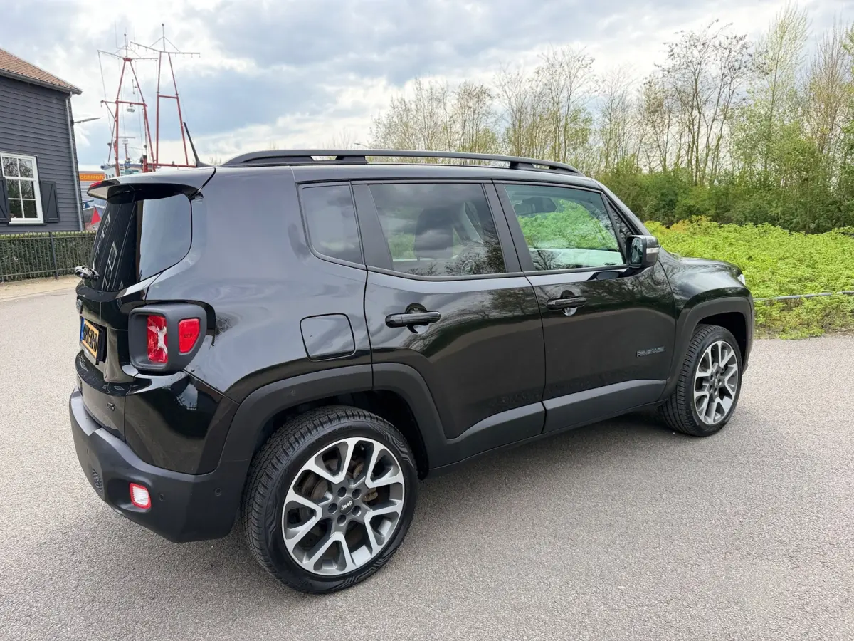 4xe AWD 240 Plug-in Hybrid Electric S Automaat Airco/Ecc Navi Camera