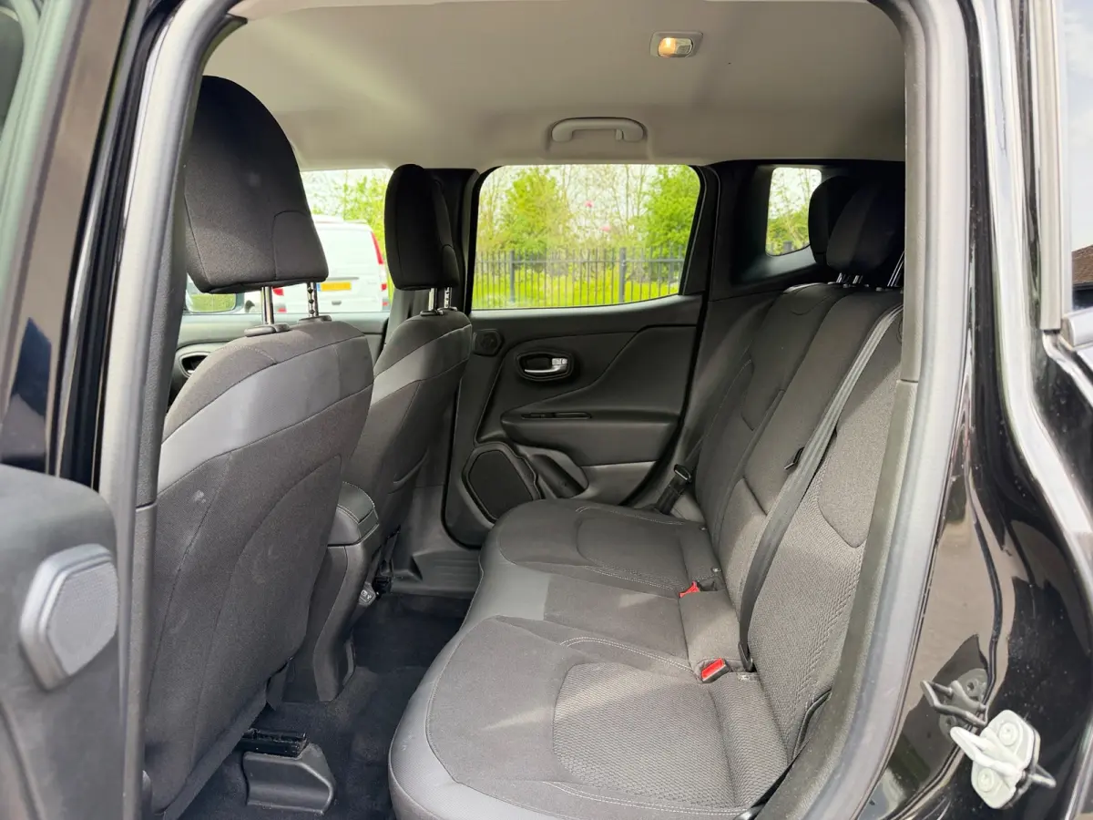 4xe AWD 240 Plug-in Hybrid Electric S Automaat Airco/Ecc Navi Camera