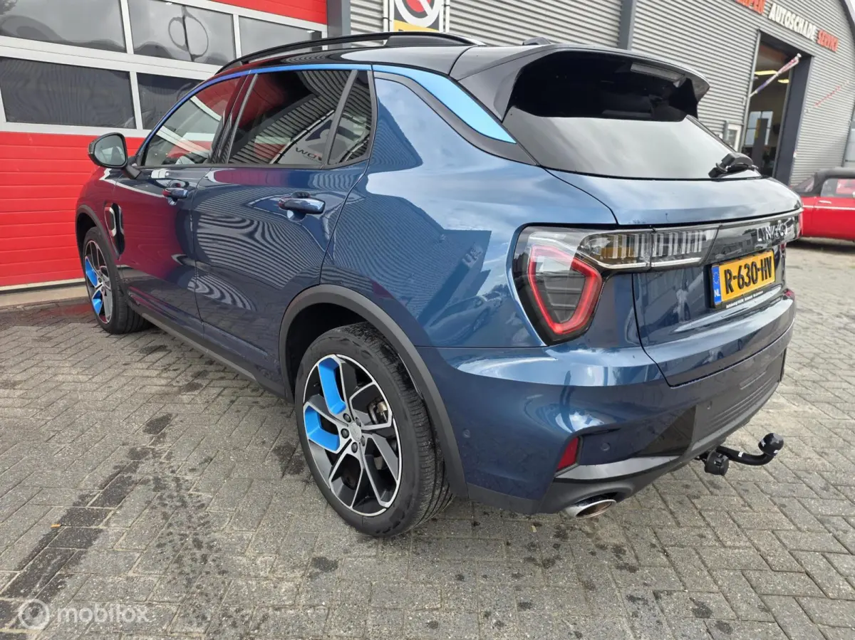 - 1.5 261PK Plug-in Hybrid, Pano, Camera , Apple MET SCHADE