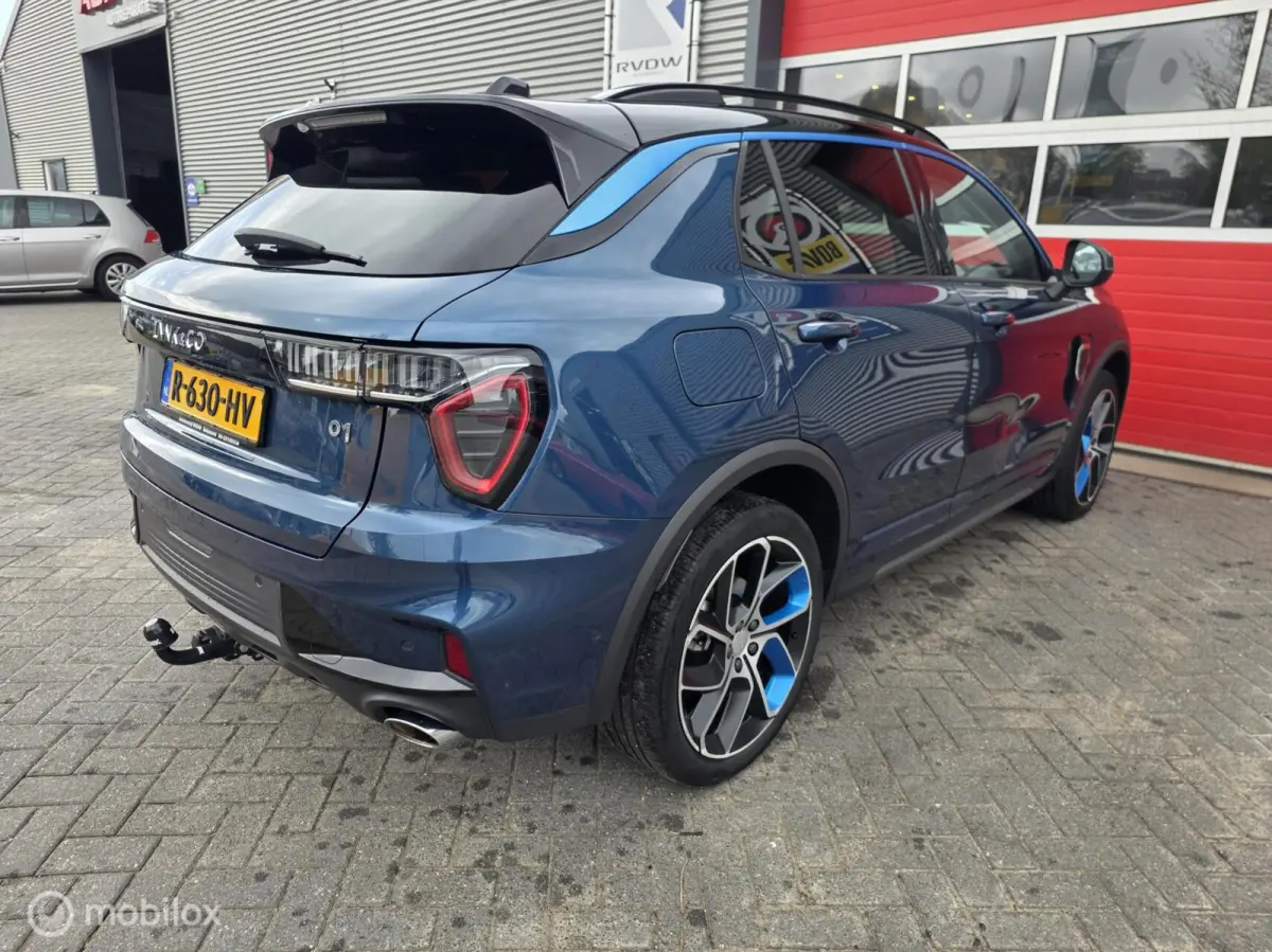 - 1.5 261PK Plug-in Hybrid, Pano, Camera , Apple MET SCHADE