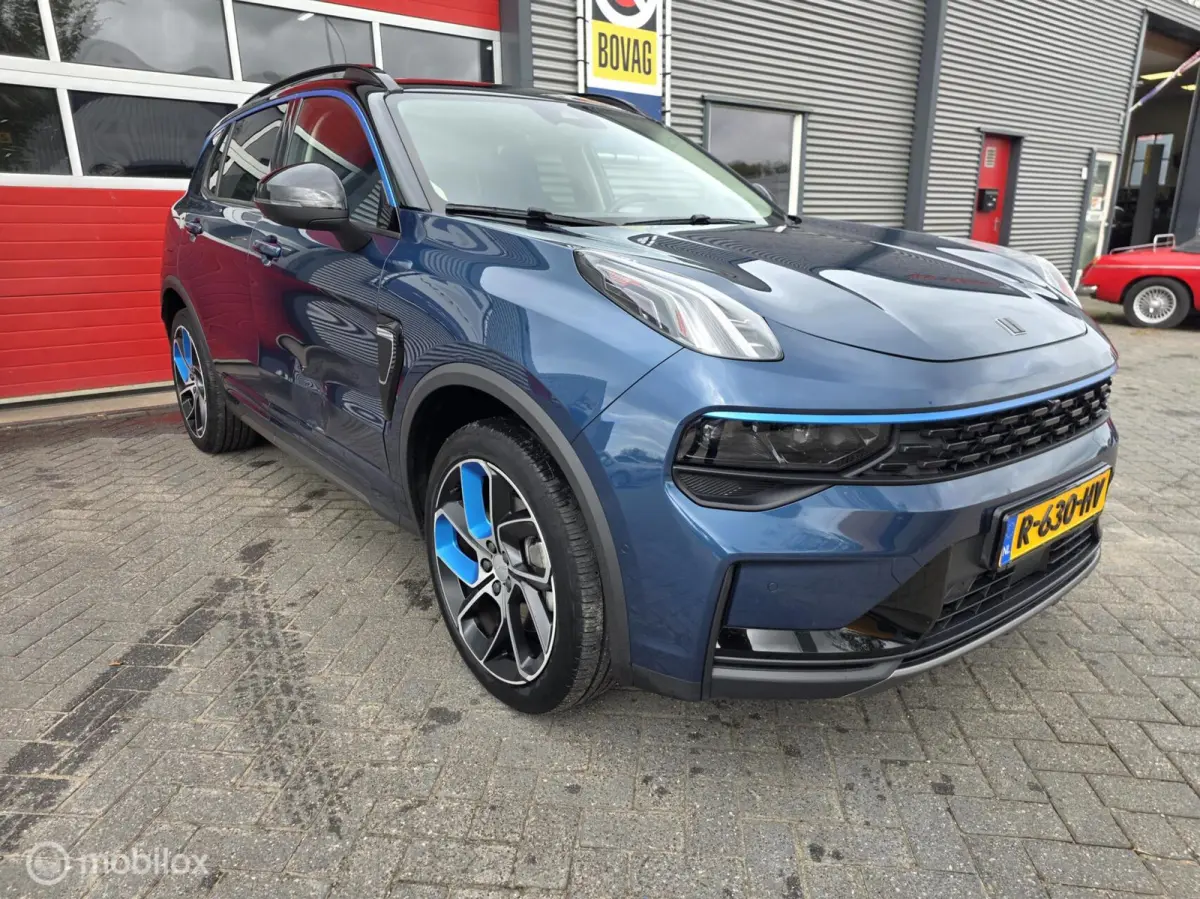 - 1.5 261PK Plug-in Hybrid, Pano, Camera , Apple MET SCHADE