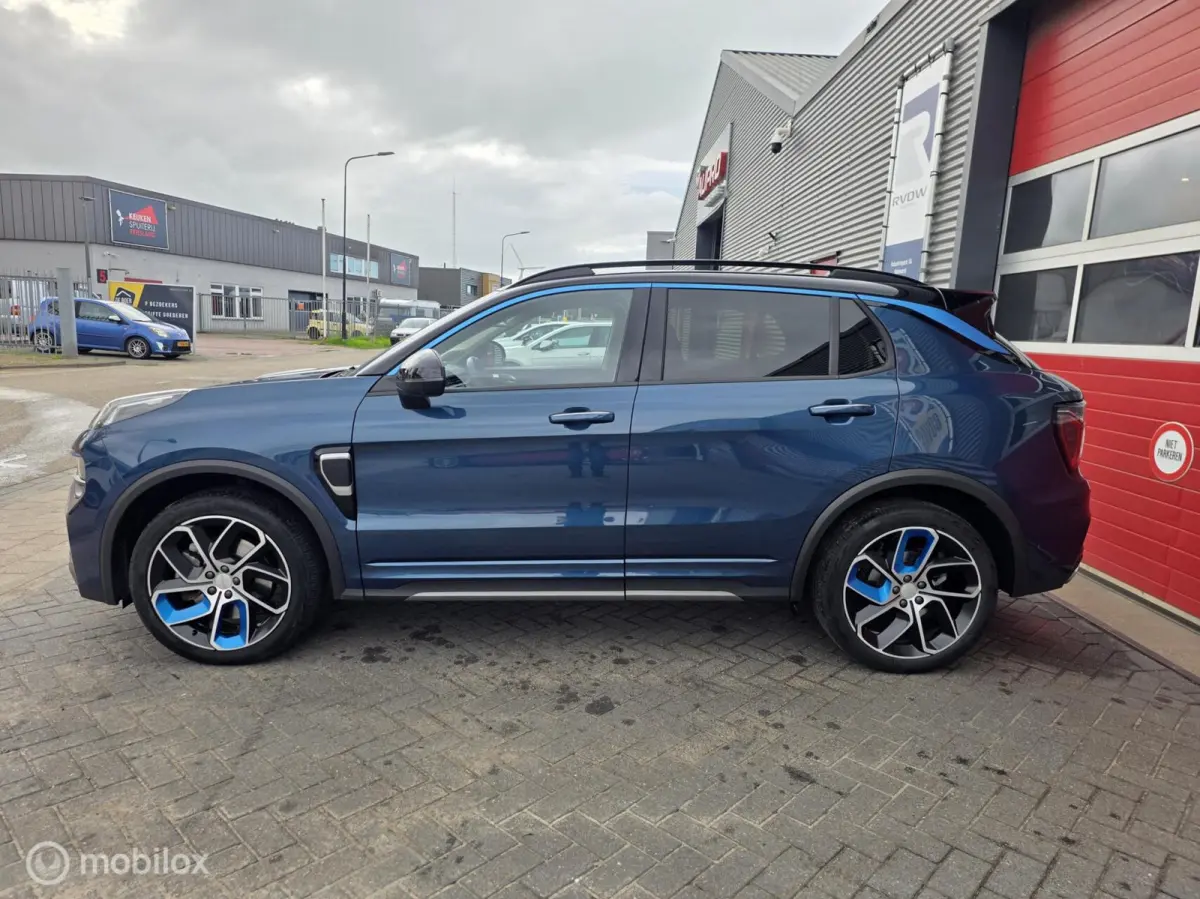 - 1.5 261PK Plug-in Hybrid, Pano, Camera , Apple MET SCHADE