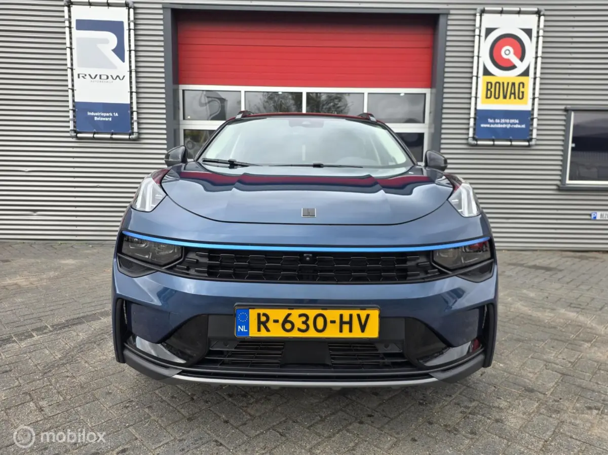 - 1.5 261PK Plug-in Hybrid, Pano, Camera , Apple MET SCHADE
