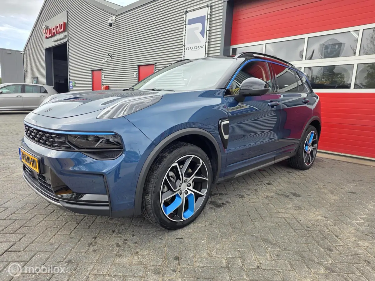 - 1.5 261PK Plug-in Hybrid, Pano, Camera , Apple MET SCHADE