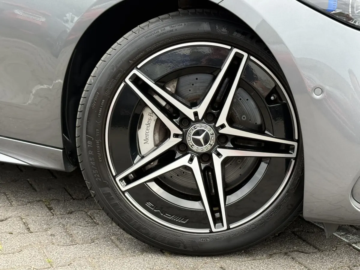 200 AMG Line | Navi | CarPlay | Camera | Laser LED | 18 inch