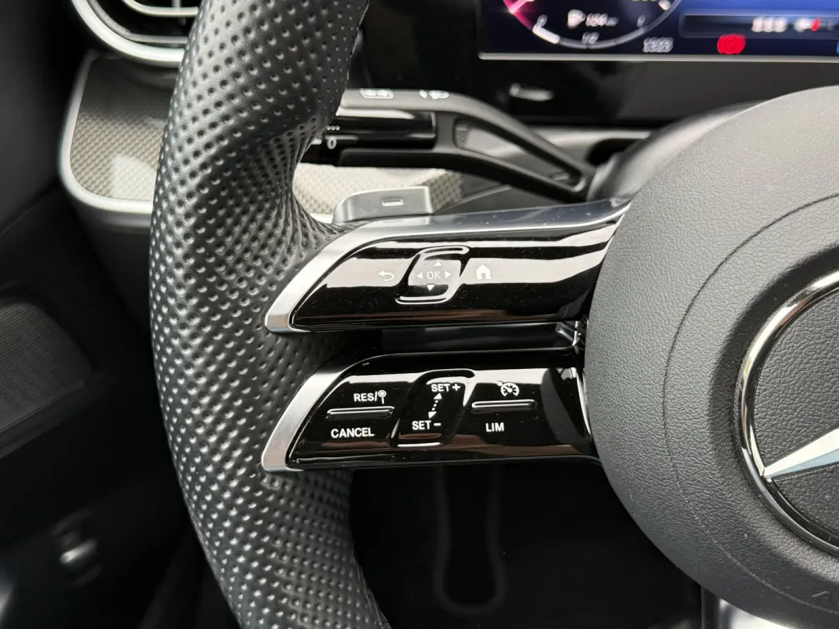 200 AMG Line | Navi | CarPlay | Camera | Laser LED | 18 inch