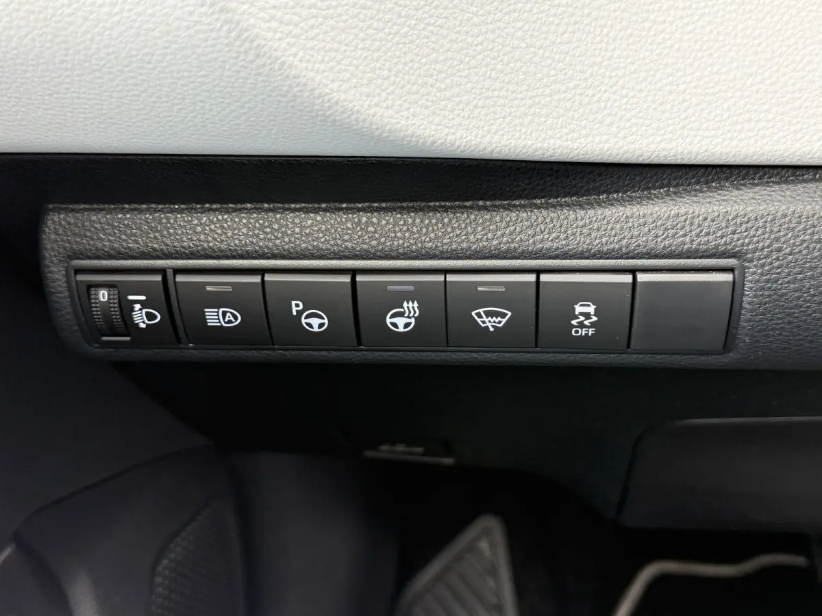 1.8 Hybrid Dynamic | ACC | CarPlay | Camera | Keyless | 17 inch