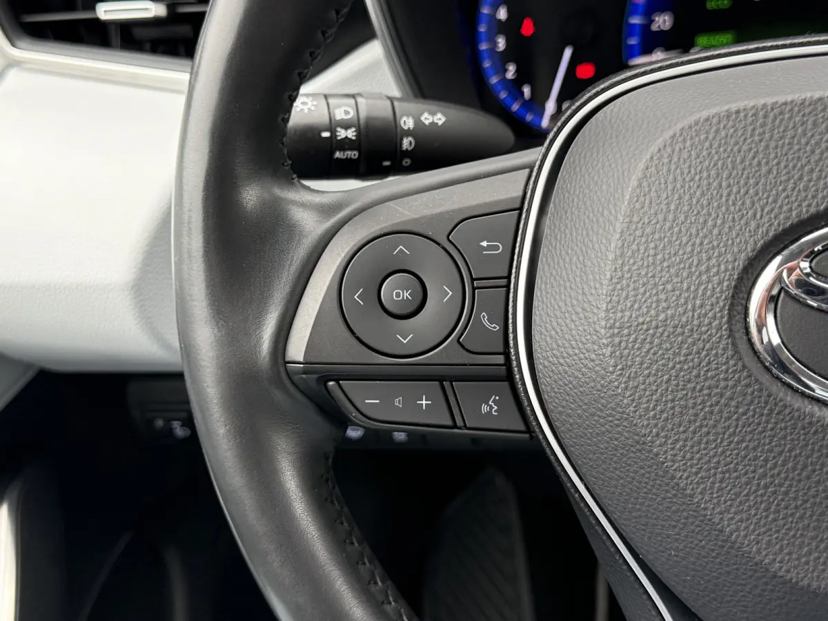1.8 Hybrid Dynamic | ACC | CarPlay | Camera | Keyless | 17 inch
