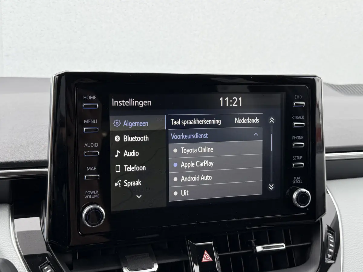 1.8 Hybrid Dynamic | ACC | CarPlay | Camera | Keyless | 17 inch